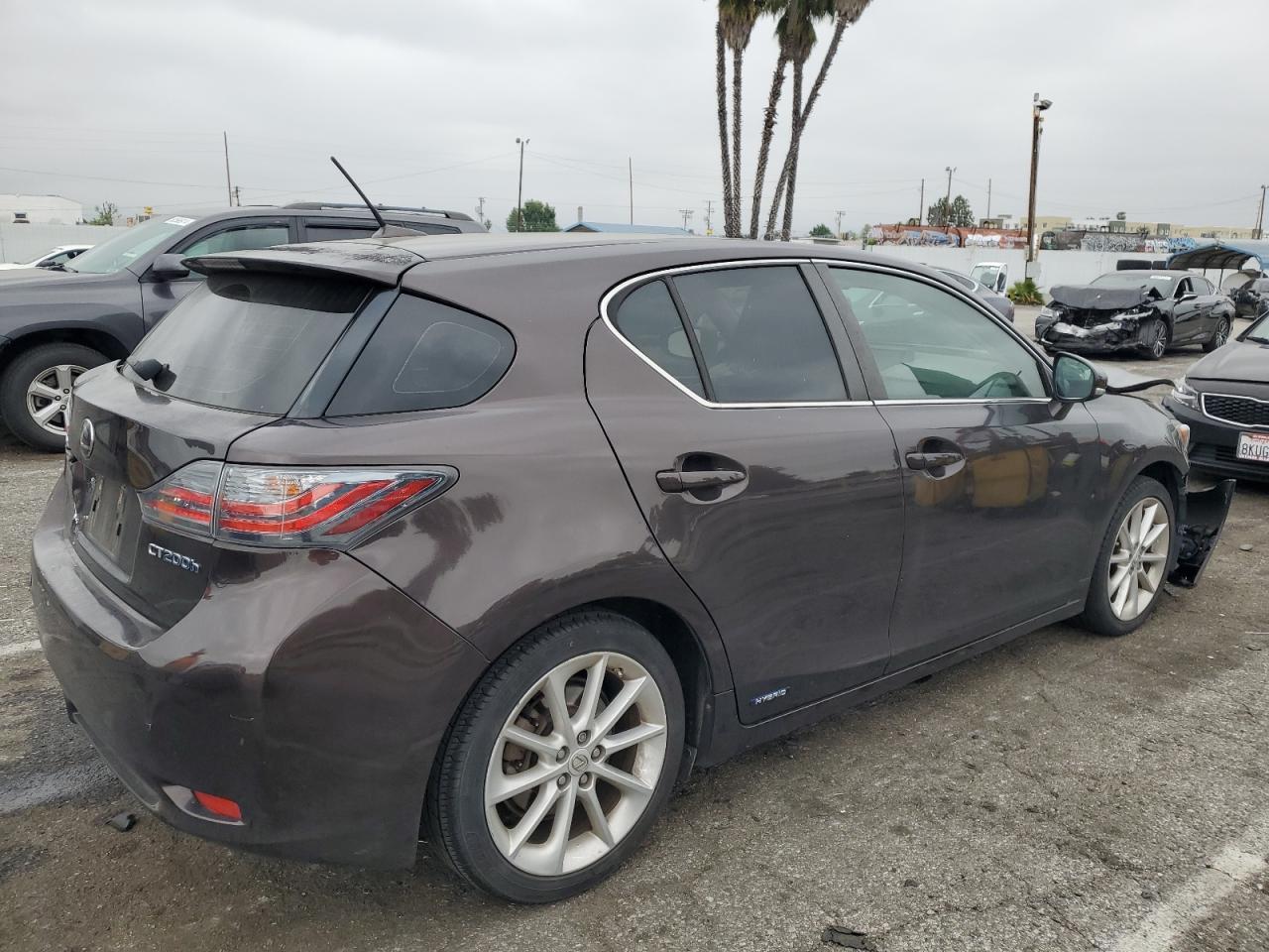 2013 LEXUS CT 200 - Фото 3