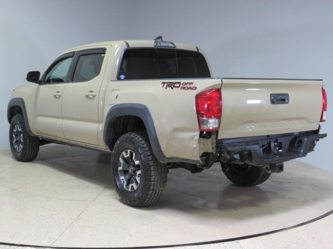 2017 TOYOTA TACOMA DOU - Фото 4