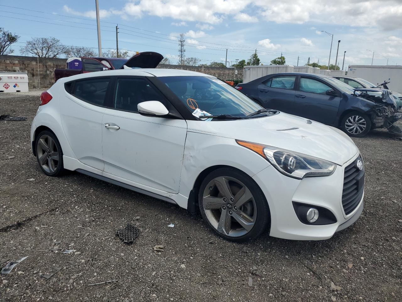 2013 HYUNDAI VELOSTER T - Image 4