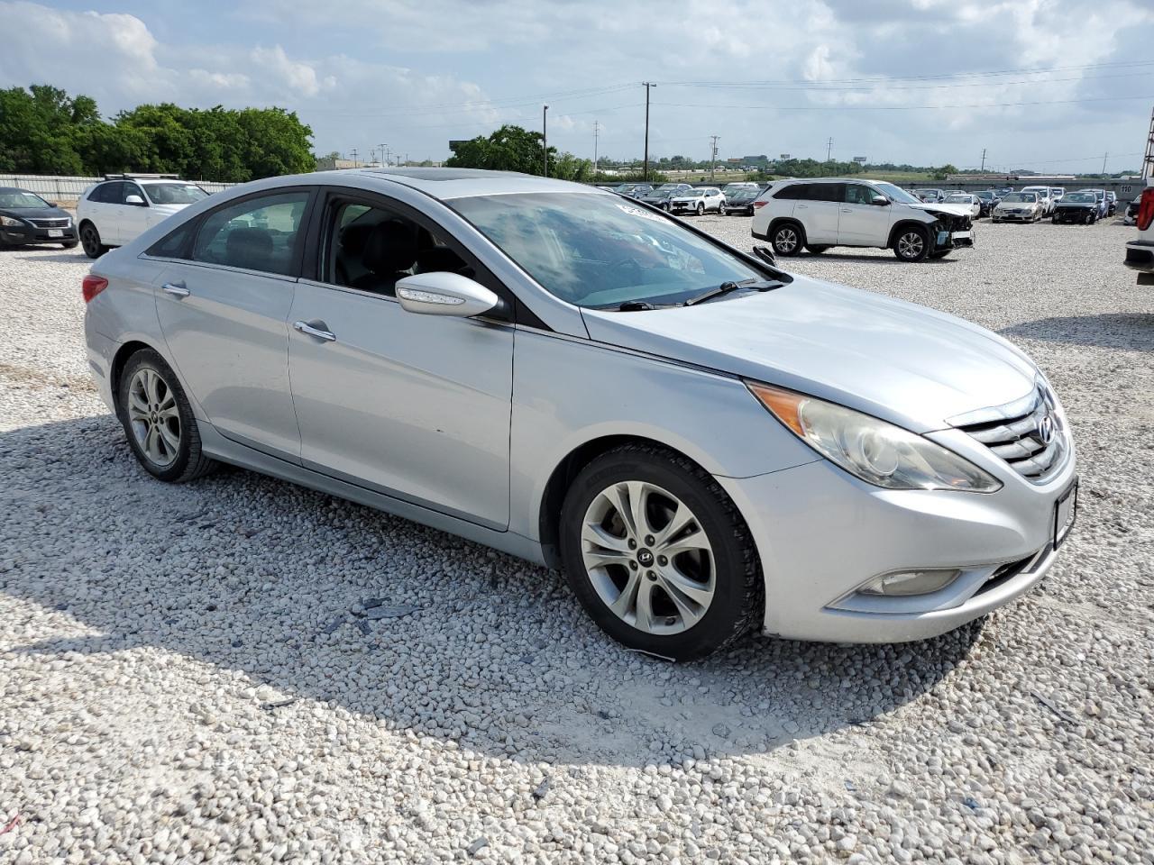 2011 HYUNDAI SONATA SE - Image 4
