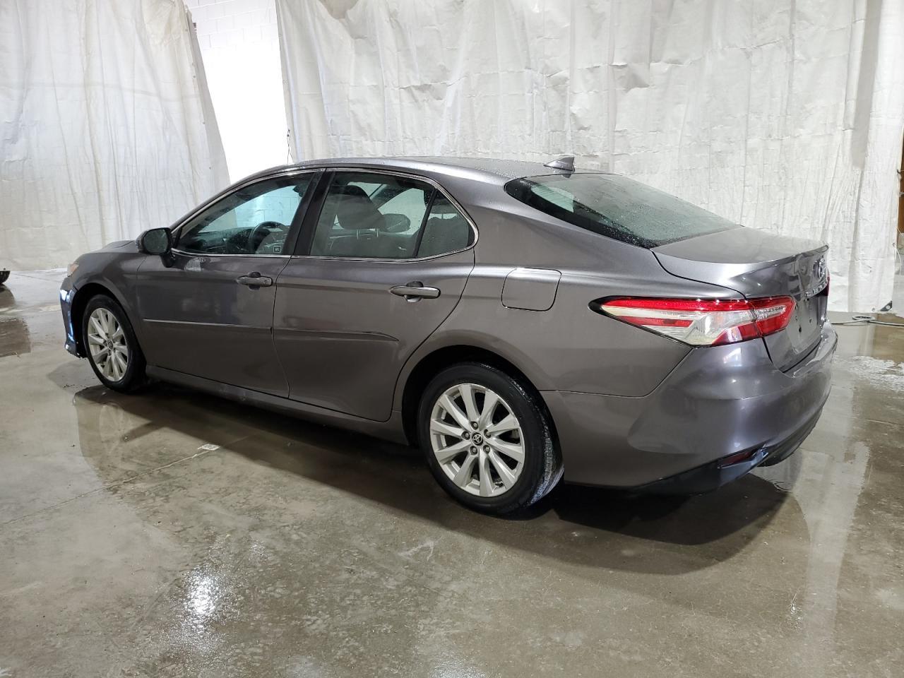 2020 TOYOTA CAMRY LE - Фото 2