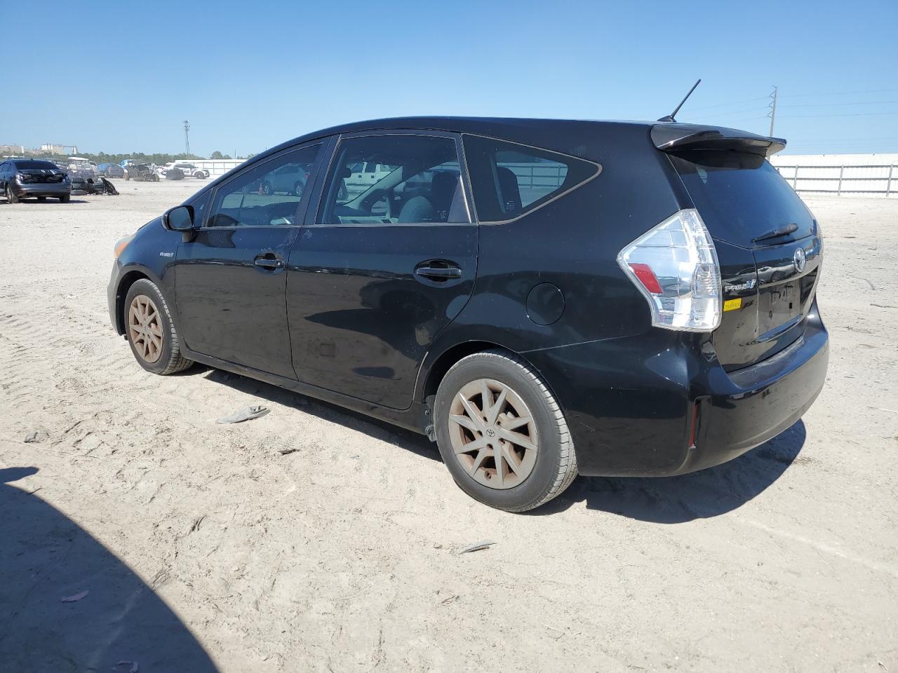 2013 TOYOTA PRIUS V - Image 2