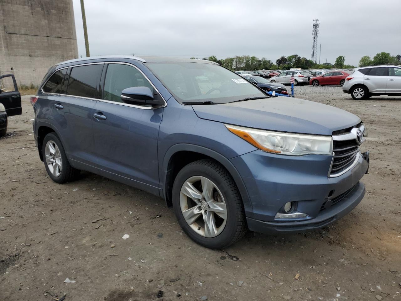 2015 TOYOTA HIGHLANDER - Image 4