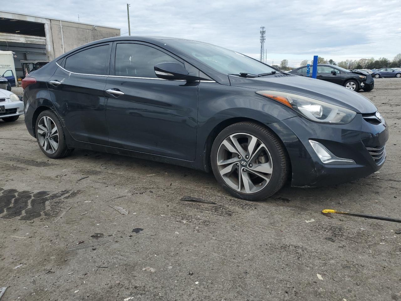 2015 HYUNDAI ELANTRA SE - Image 4