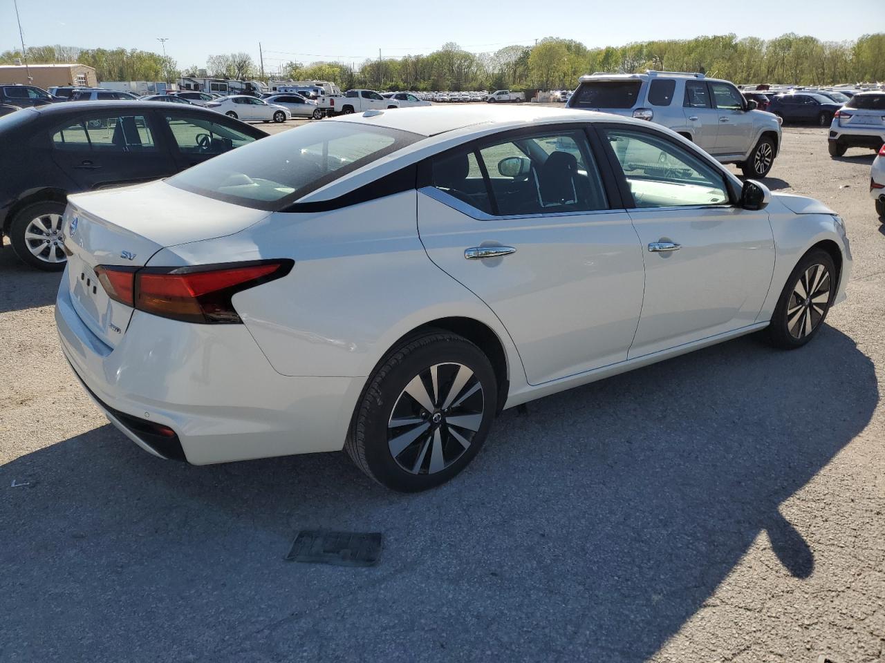 2022 NISSAN ALTIMA SV - Image 3