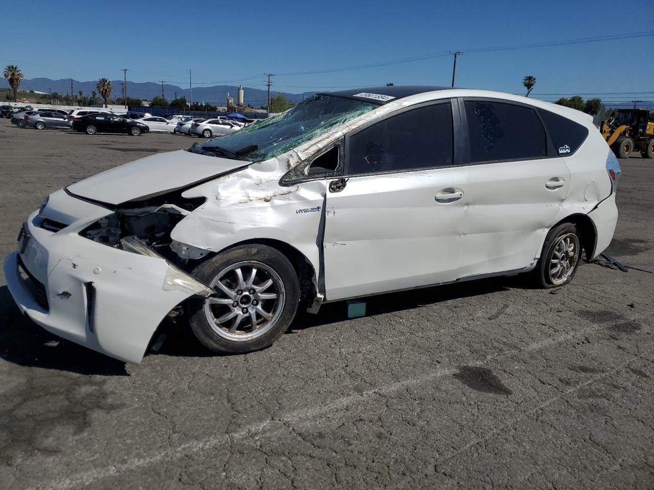 2014 TOYOTA PRIUS V car image