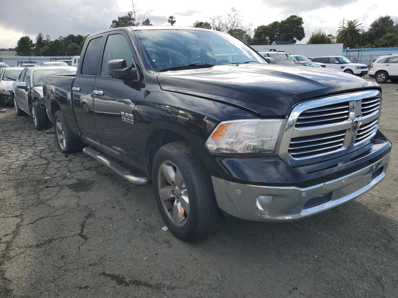 2015 RAM 1500 SLT - Image 4