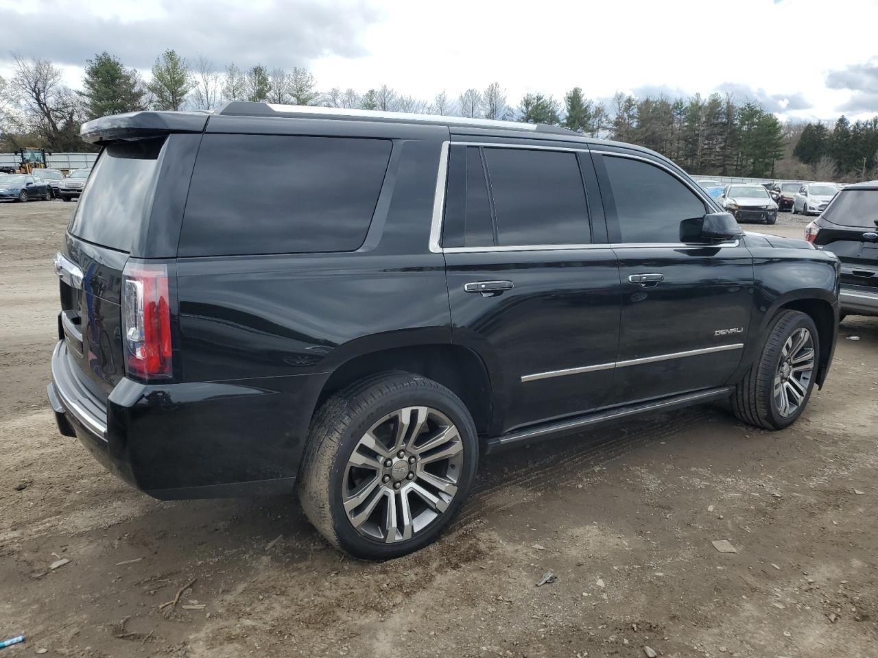 2017 GMC YUKON DENA - Фото 3