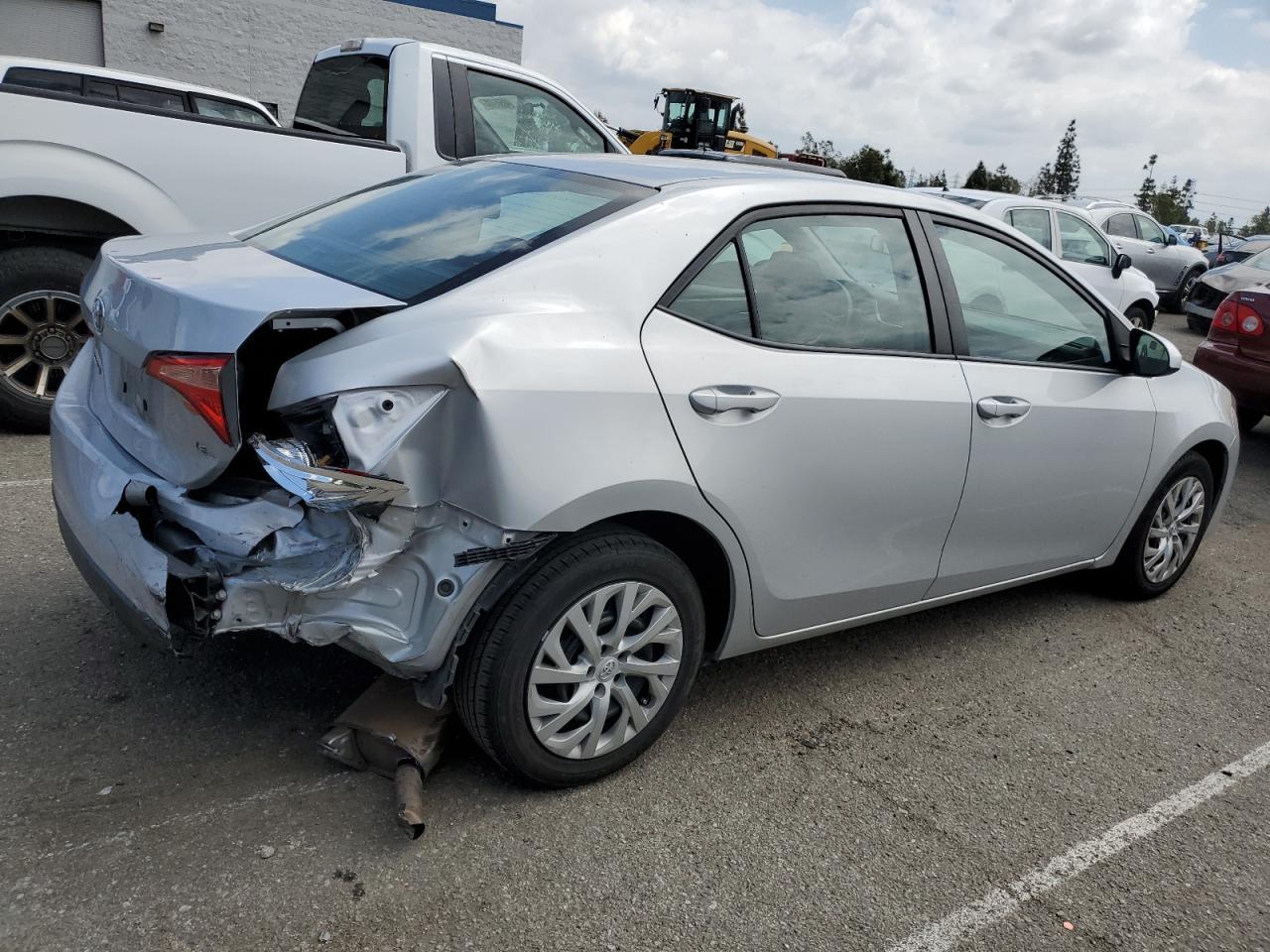 2018 TOYOTA COROLLA L - Фото 3