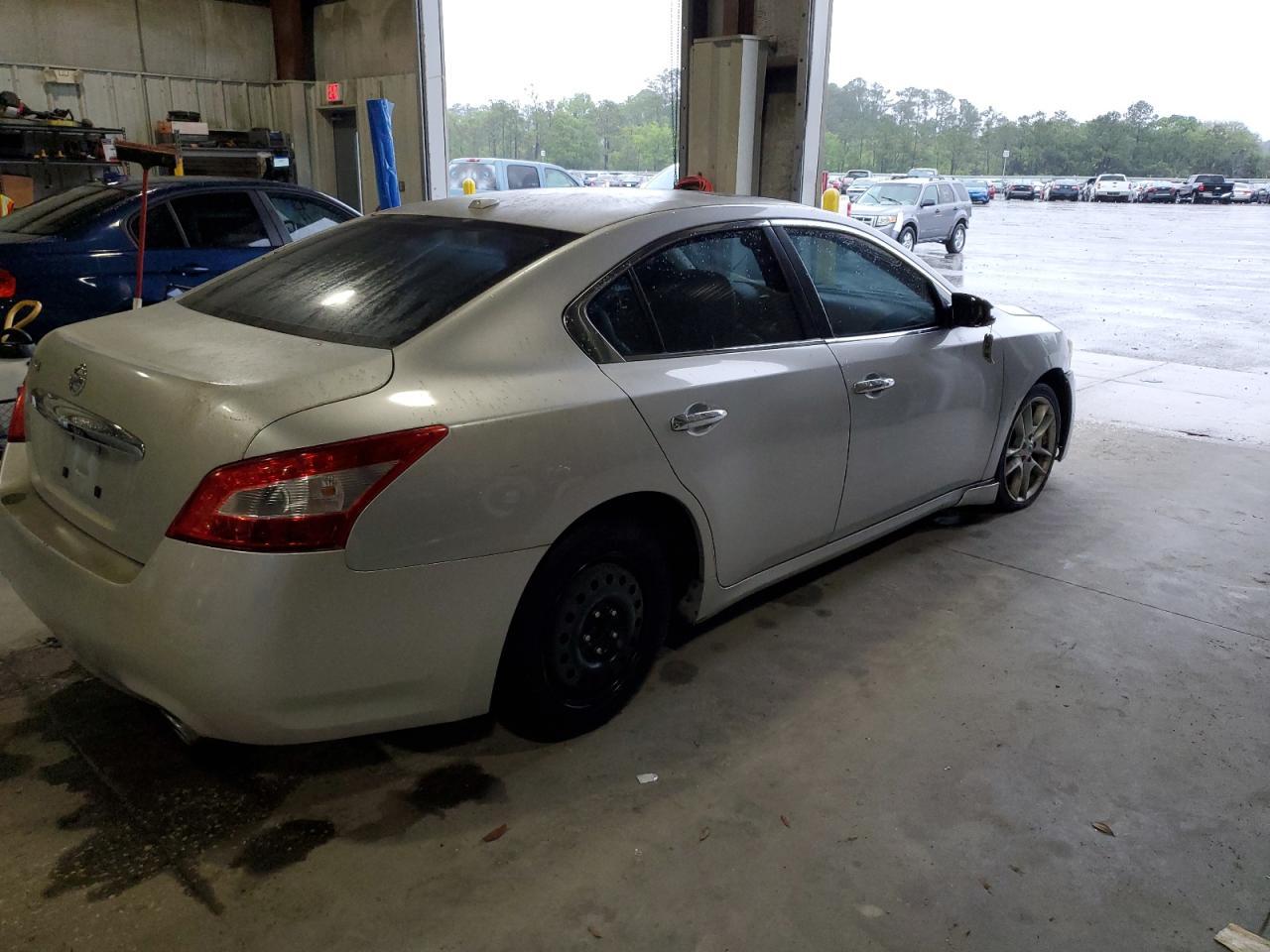 2011 NISSAN MAXIMA S - Фото 3