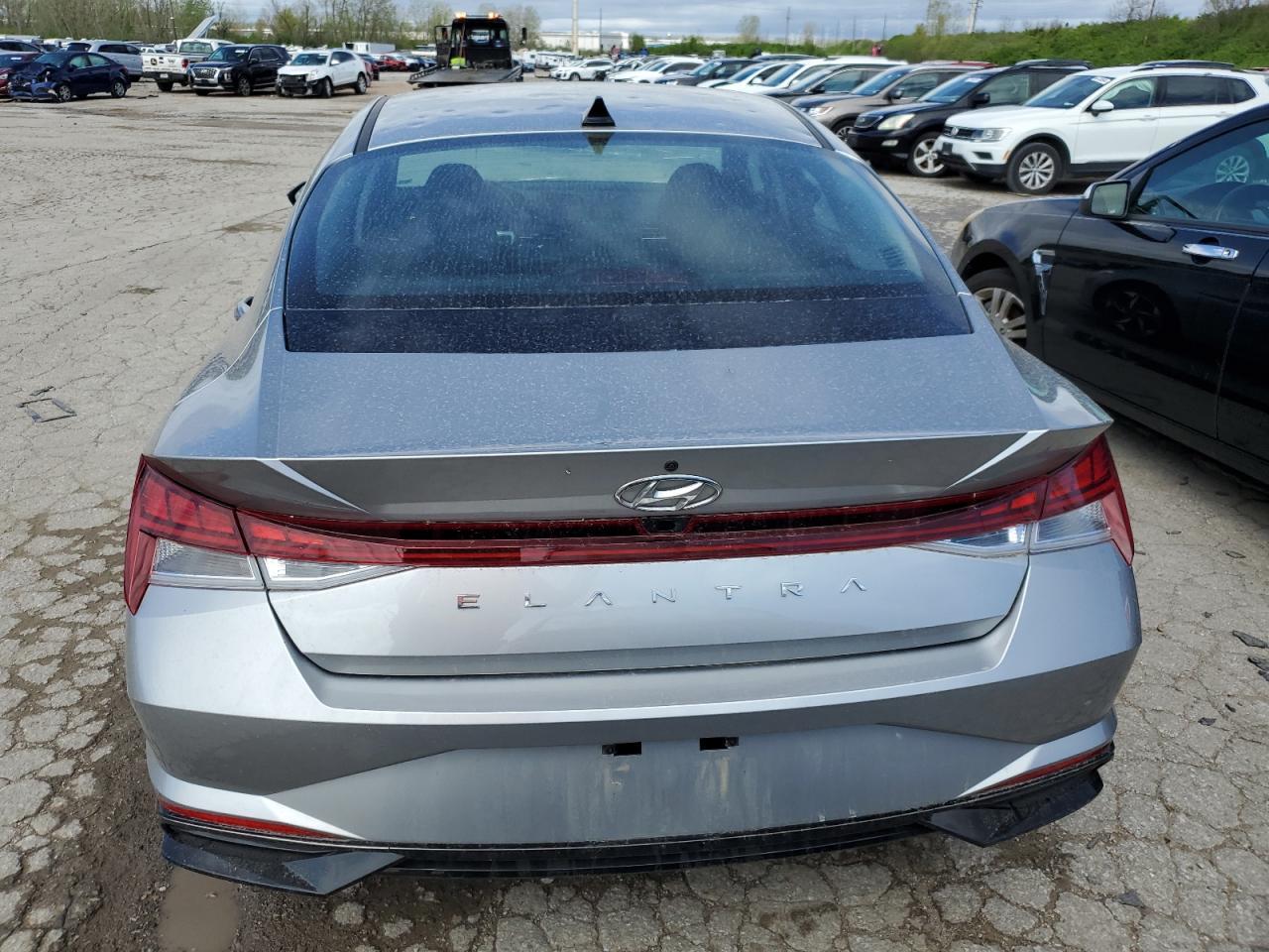 2022 HYUNDAI ELANTRA SE - Image 6