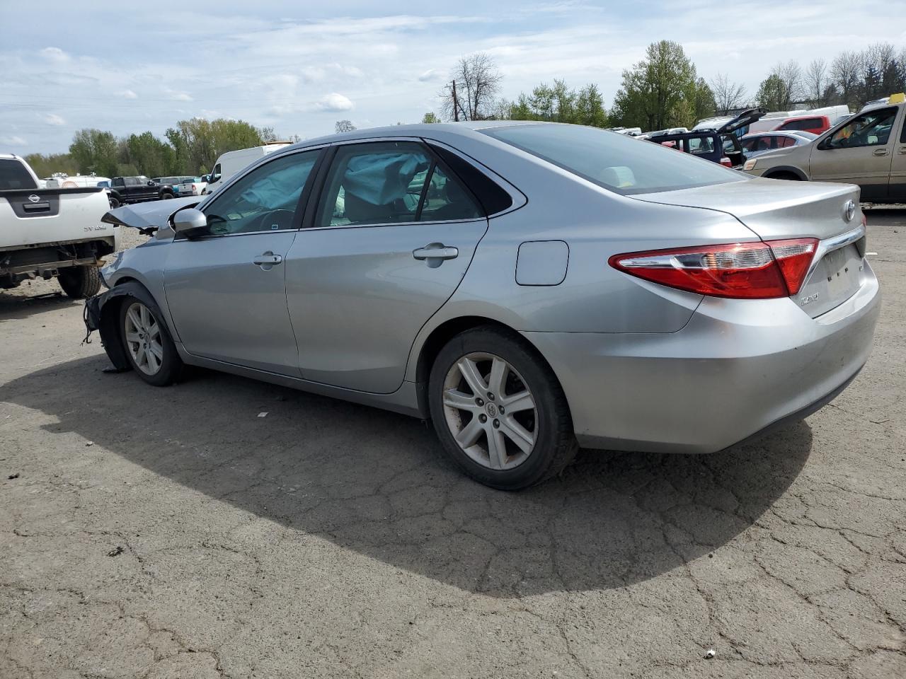 2015 TOYOTA CAMRY LE - Фото 2