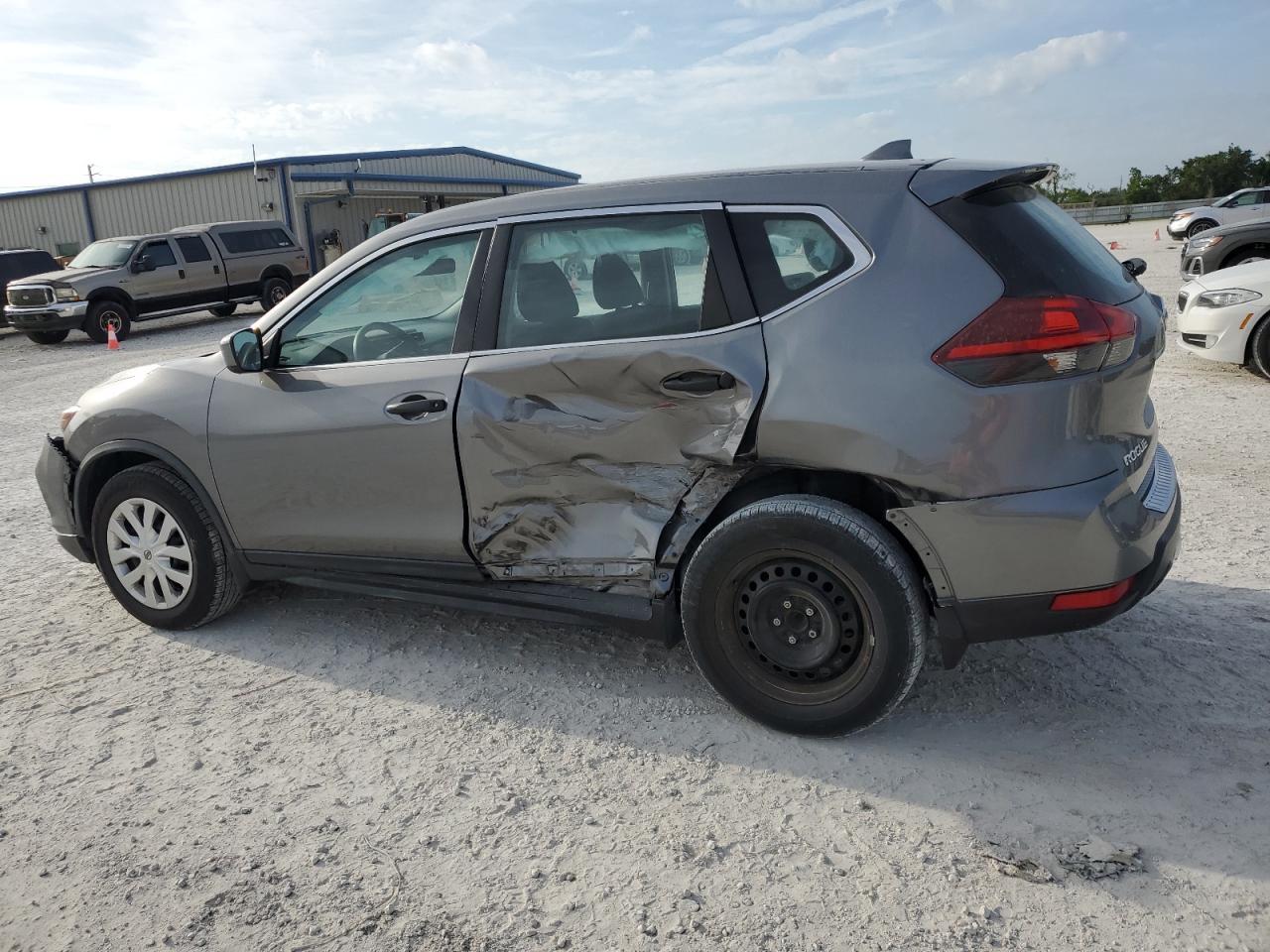 2018 NISSAN ROGUE S - Фото 2