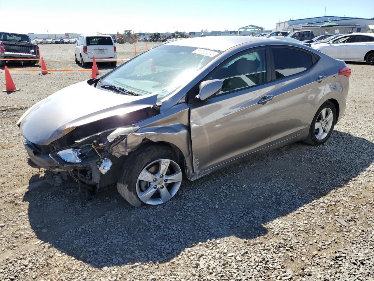 2013 HYUNDAI ELANTRA GL