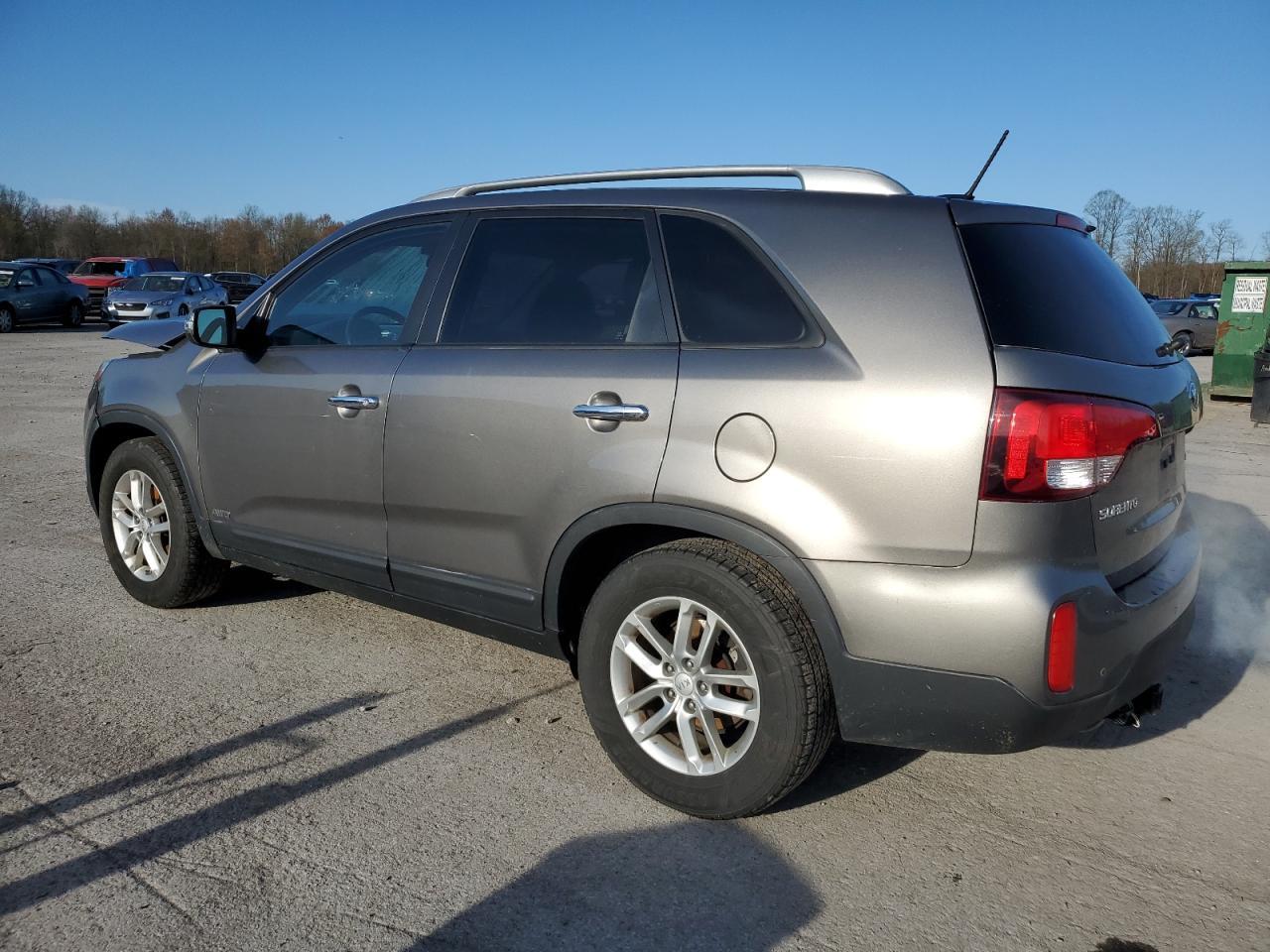 2015 KIA SORENTO LX - Image 2