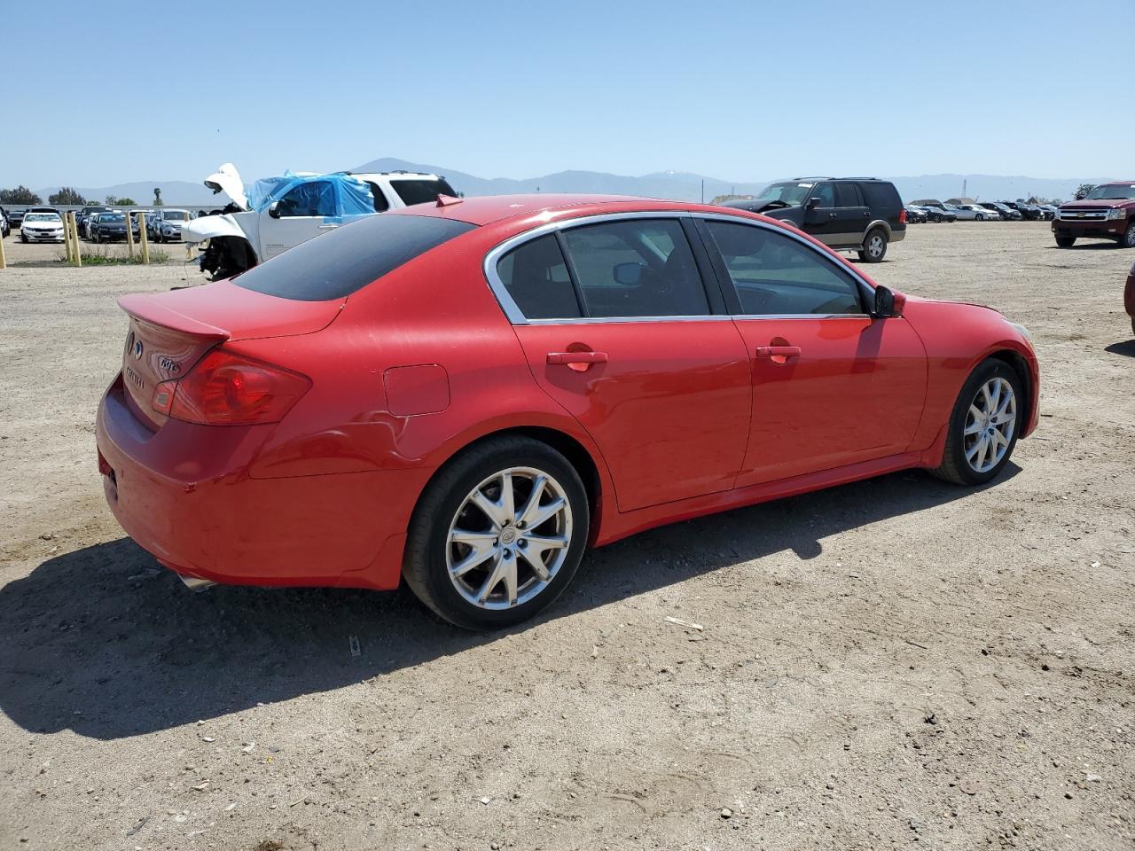 2011 INFINITI G37 - Image 3