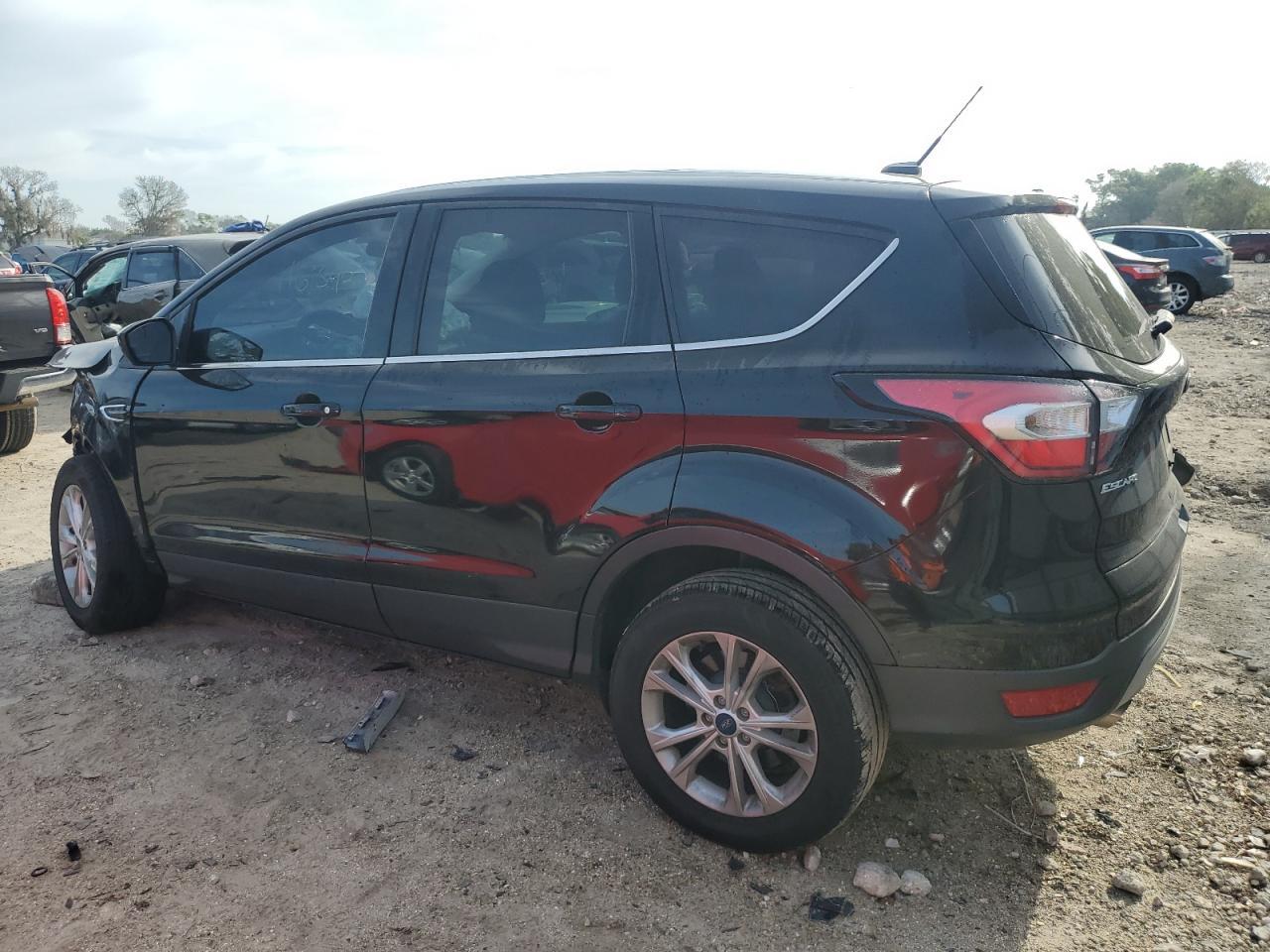 2017 FORD ESCAPE SE - Фото 2