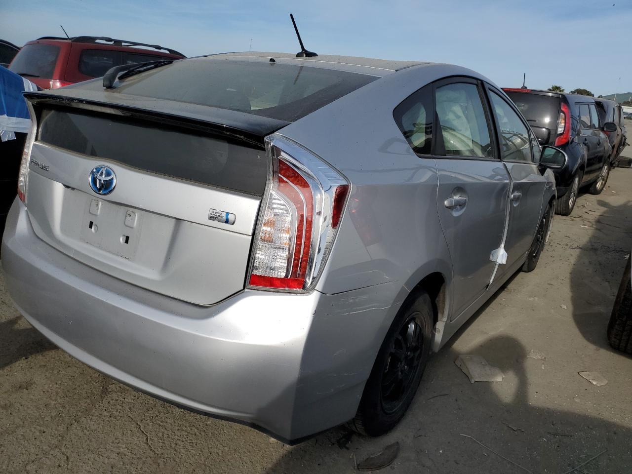 2015 TOYOTA PRIUS - Фото 3