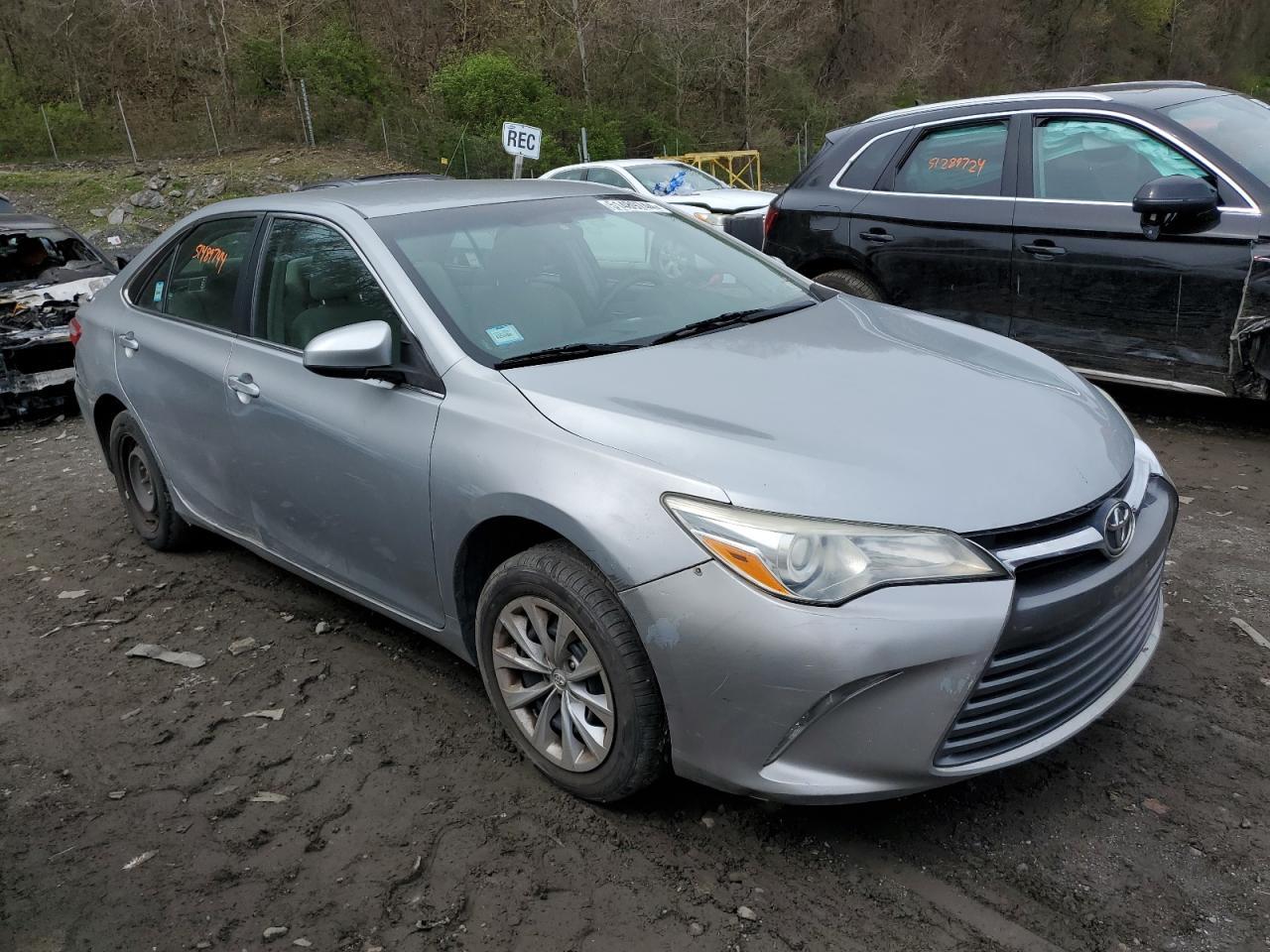 2015 TOYOTA CAMRY LE - Фото 4