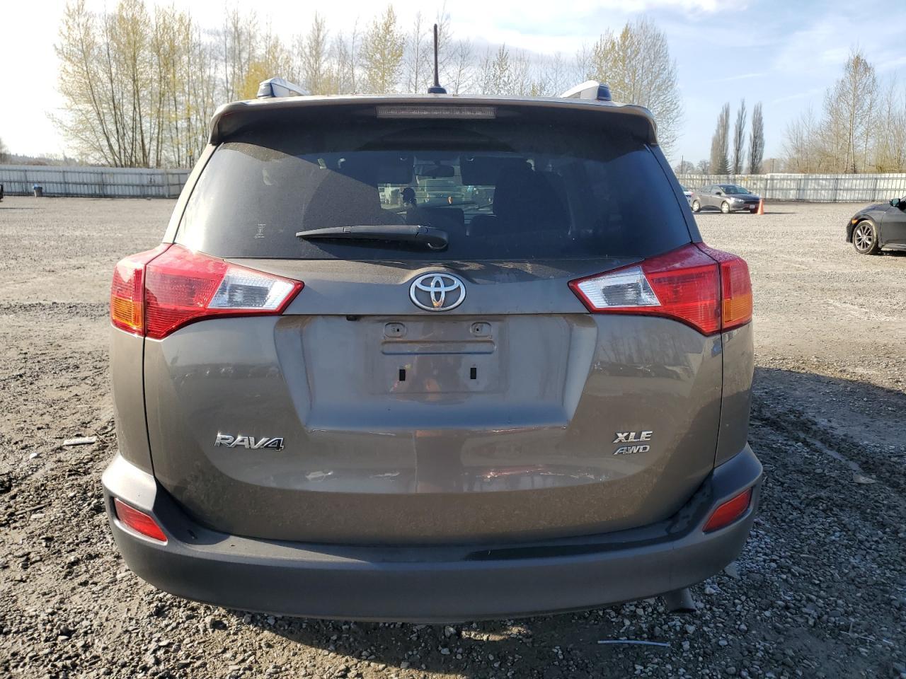2015 TOYOTA RAV4 XLE - Фото 6