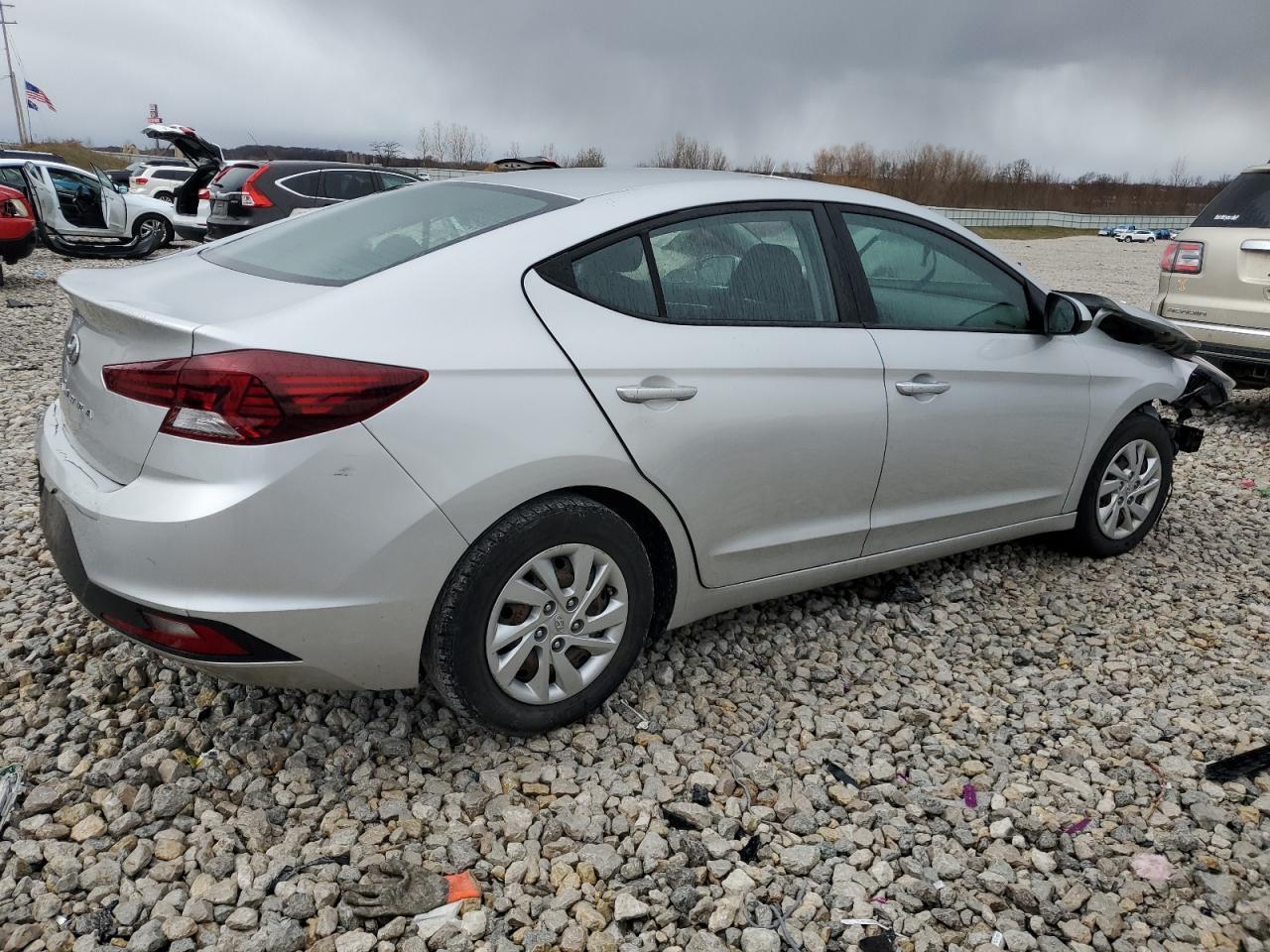 2019 HYUNDAI ELANTRA SE - Фото 3
