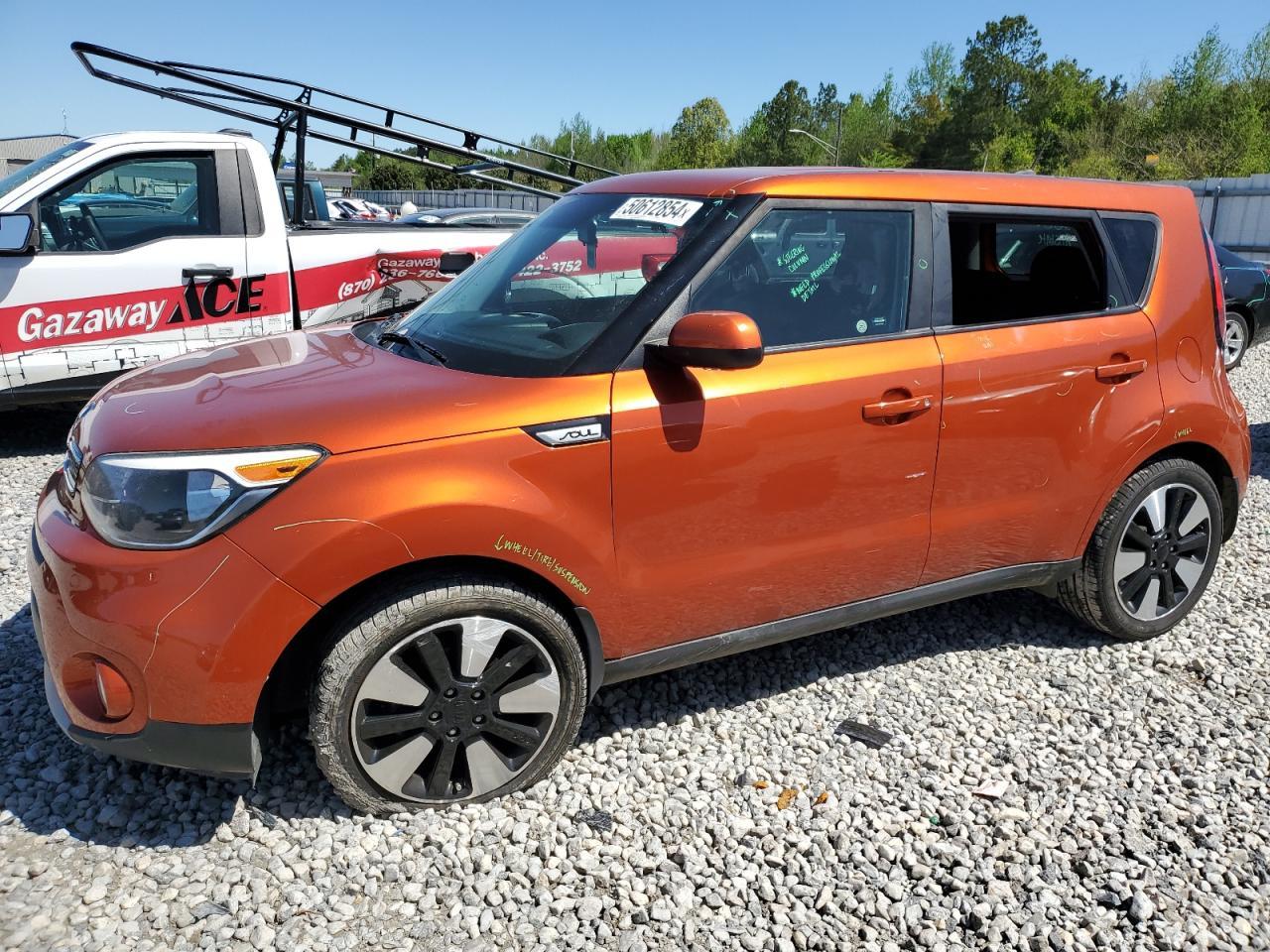 2019 KIA SOUL + car image