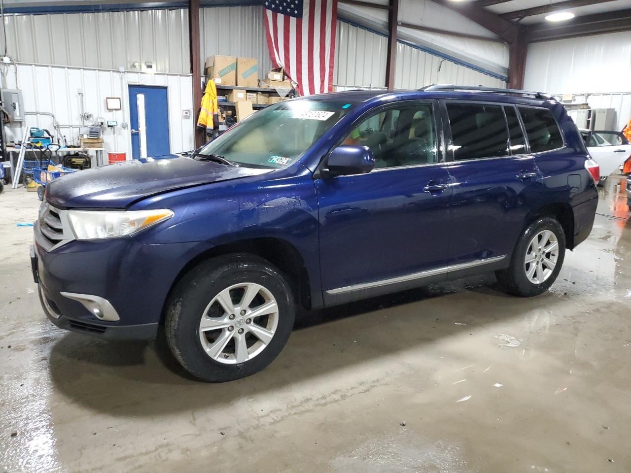 2011 TOYOTA HIGHLANDER