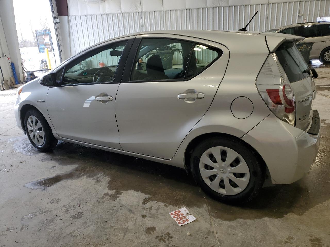 2013 TOYOTA PRIUS C - Фото 2