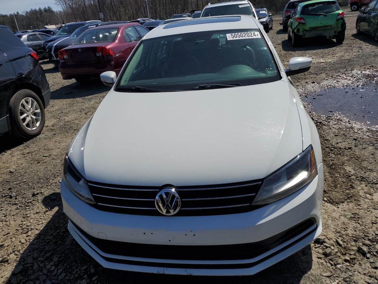 2017 VOLKSWAGEN JETTA SE - Image 5