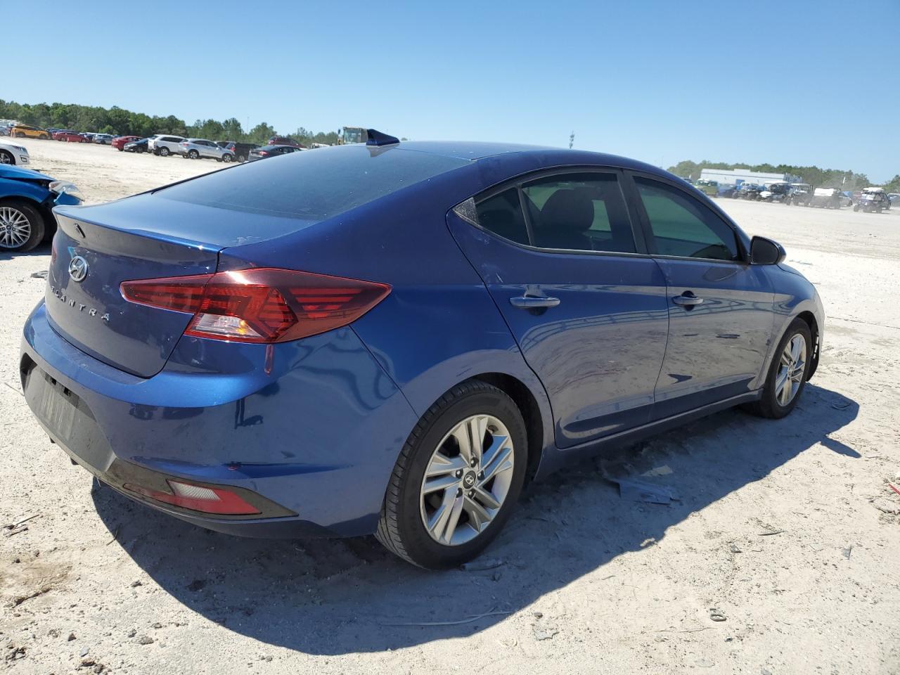 2019 HYUNDAI ELANTRA SE - Image 3
