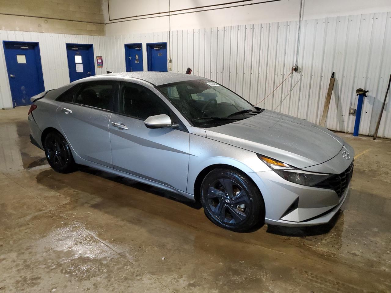 2023 HYUNDAI ELANTRA SE - Image 4