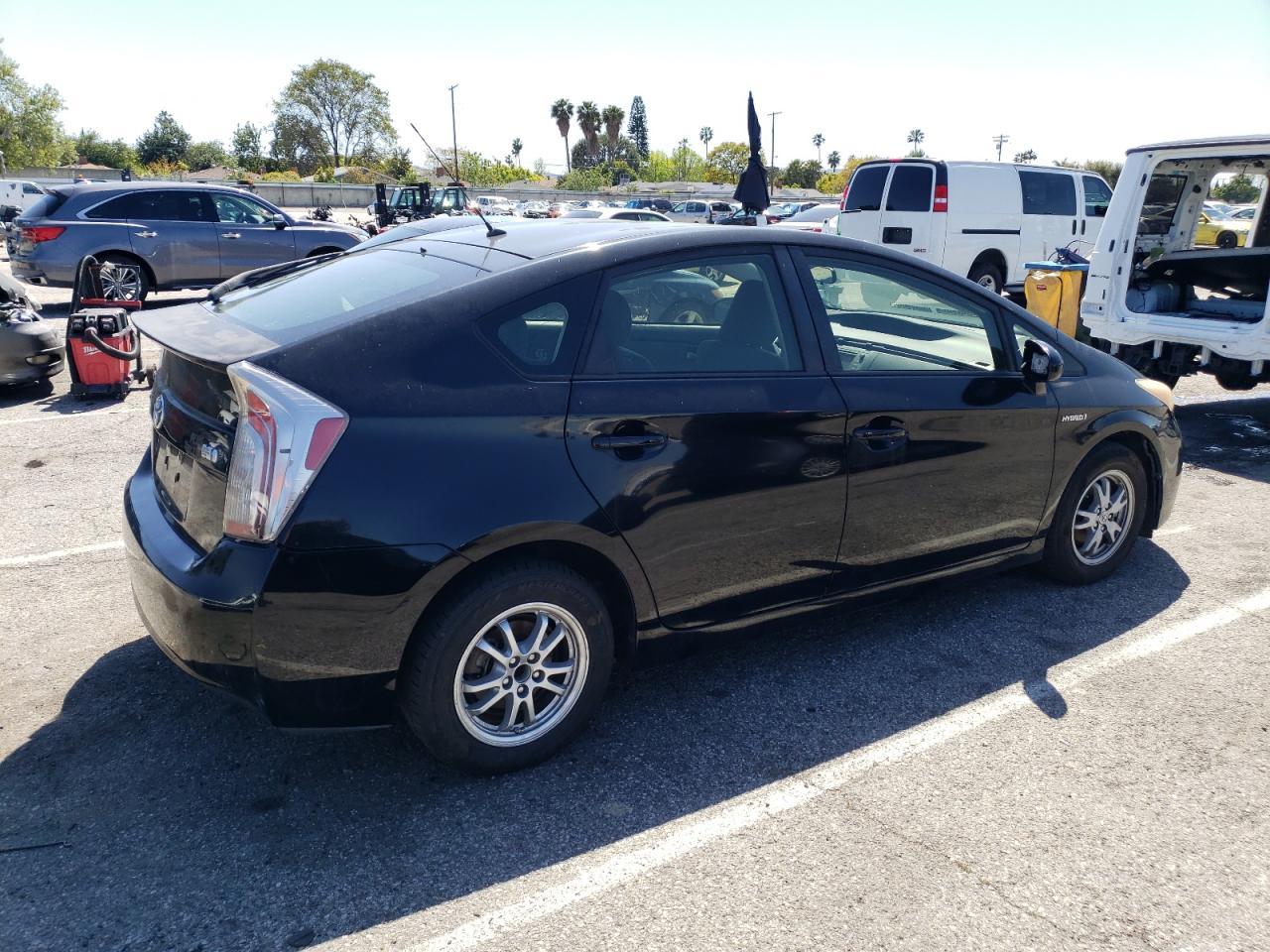 2013 TOYOTA PRIUS - Фото 3
