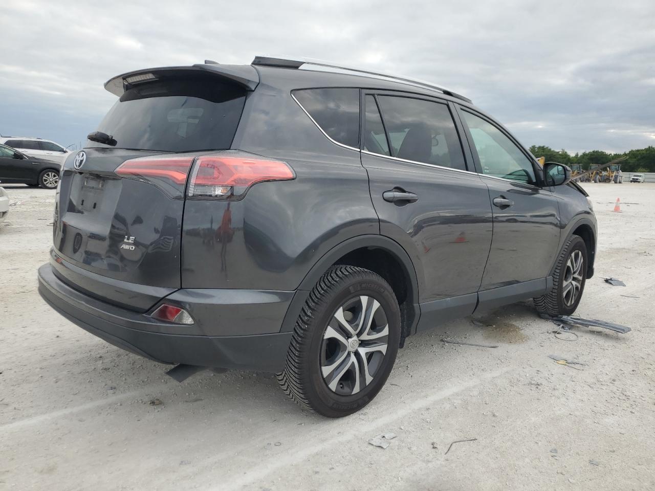2016 TOYOTA RAV4 LE - Image 3