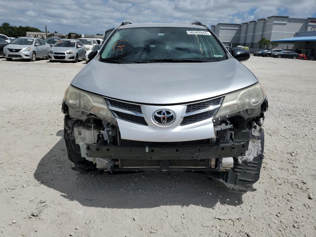 2014 TOYOTA RAV4 LE - Фото 5