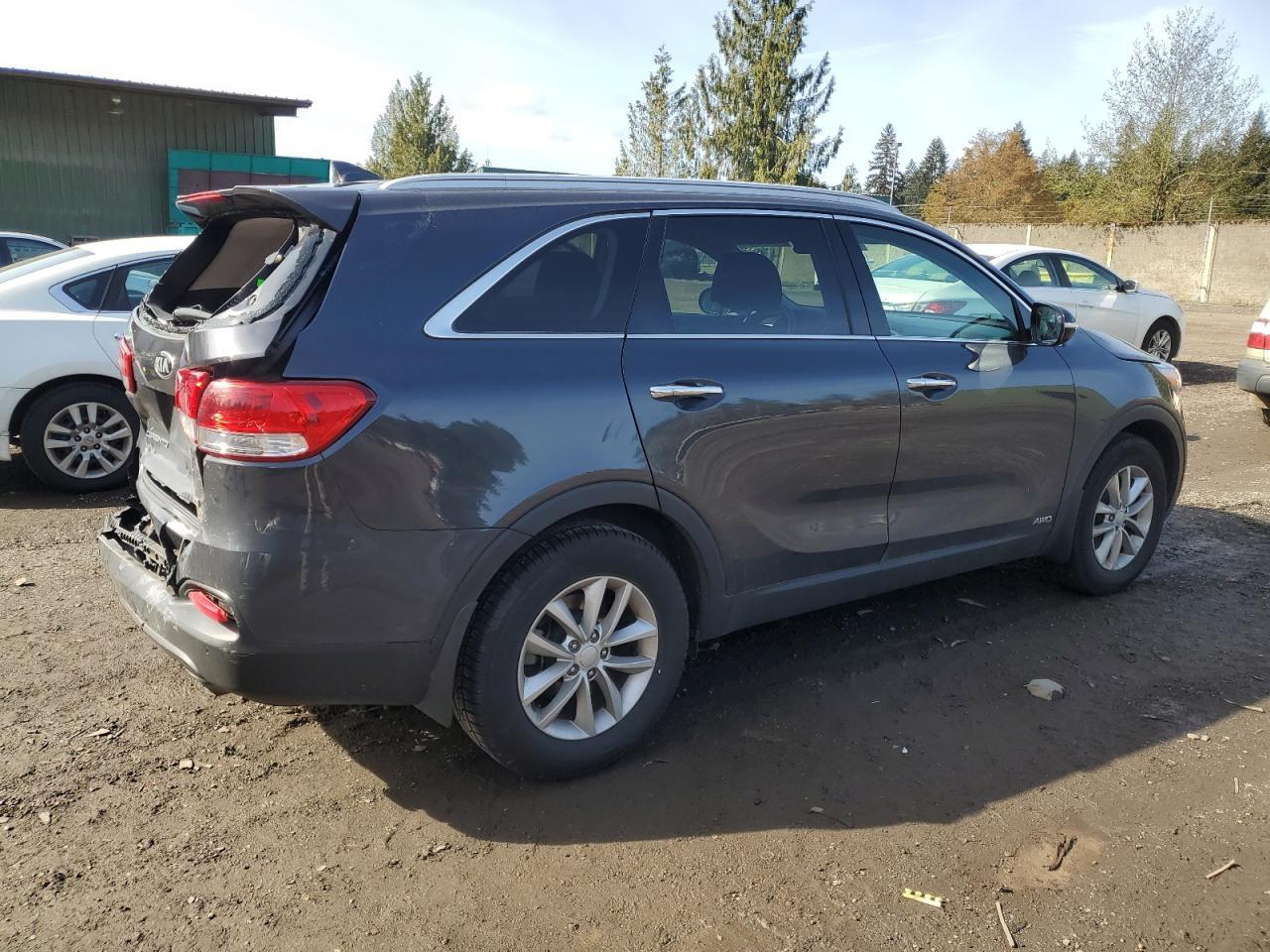 2017 KIA SORENTO LX - Image 3