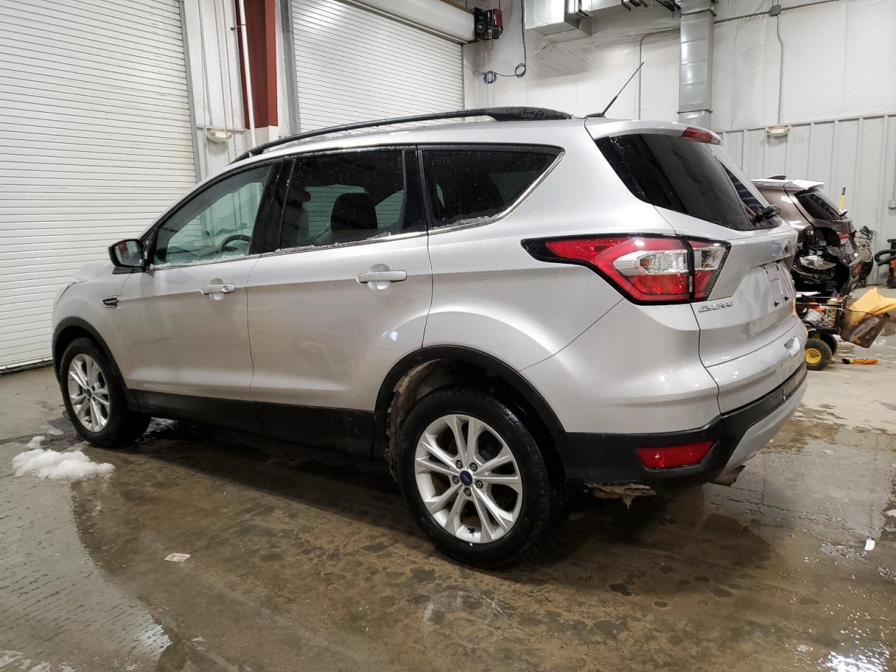 2017 FORD ESCAPE SE - Фото 2