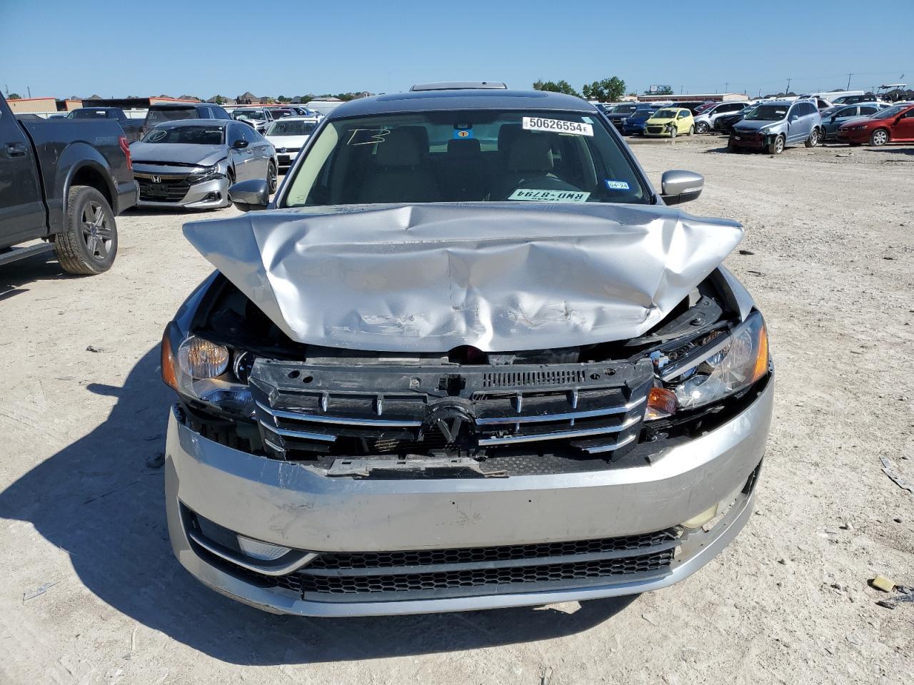 2013 VOLKSWAGEN PASSAT SEL - Image 5
