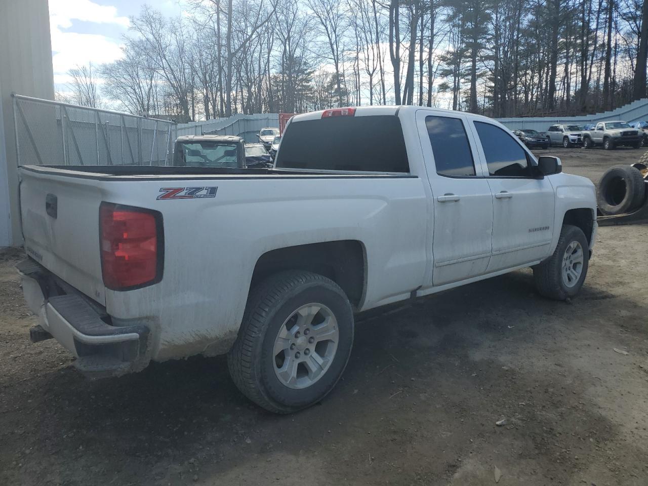 2017 CHEVROLET SILVERADO - Image 3