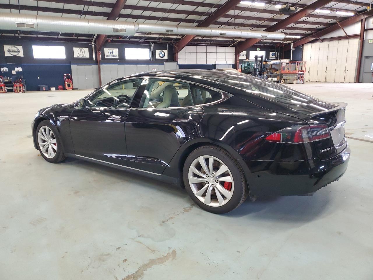 2015 TESLA MODEL S - Image 2