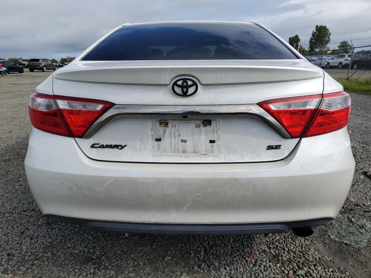 2017 TOYOTA CAMRY LE - Image 6