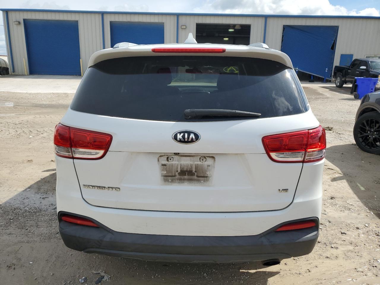 2016 KIA SORENTO LX - Image 6