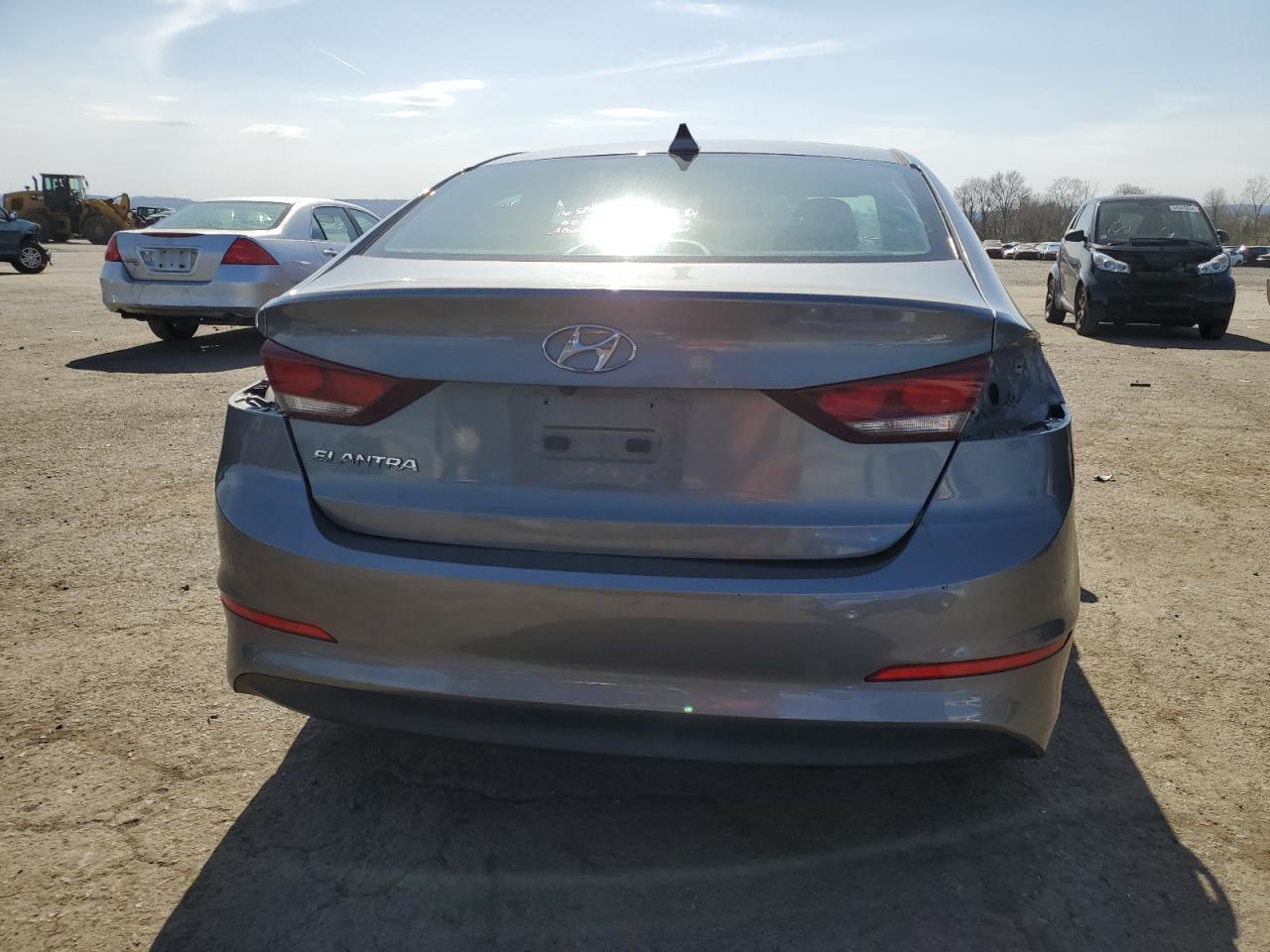 2018 HYUNDAI ELANTRA SE - Фото 6