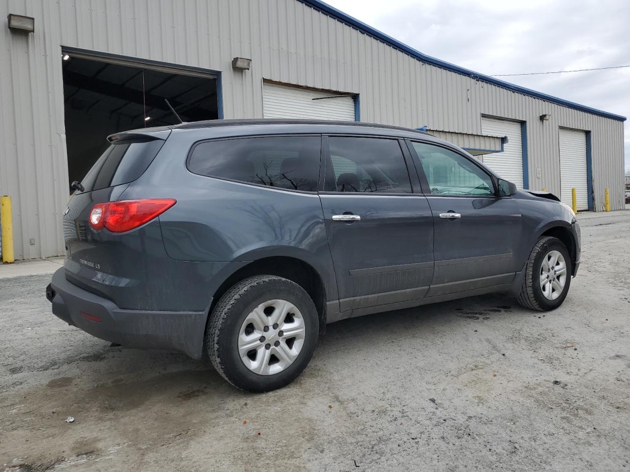 2012 CHEVROLET TRAVERSE L - Image 3