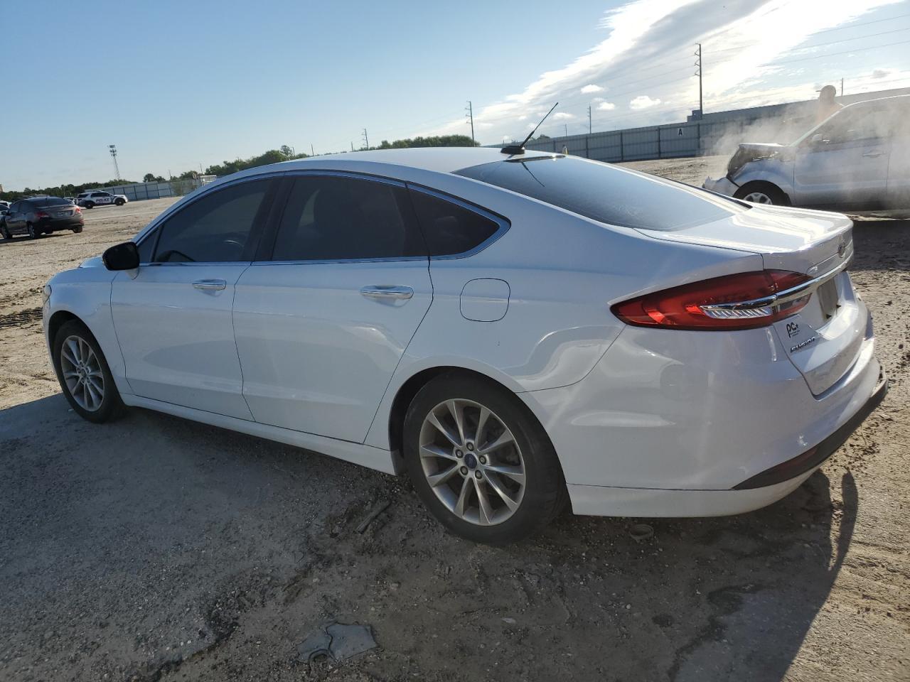 2017 FORD FUSION SE - Image 2
