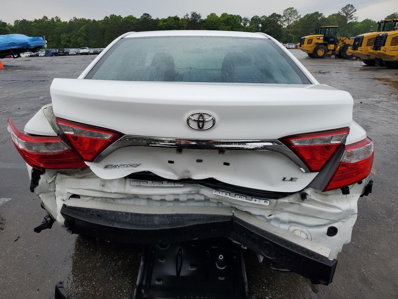 2017 TOYOTA CAMRY LE A - Фото 6