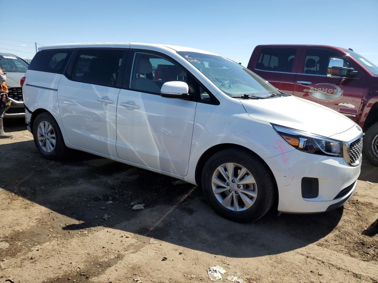 2017 KIA SEDONA LX - Фото 4