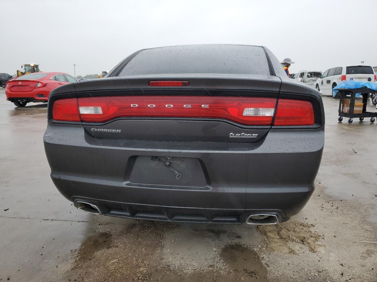 2013 DODGE CHARGER SE - Фото 6
