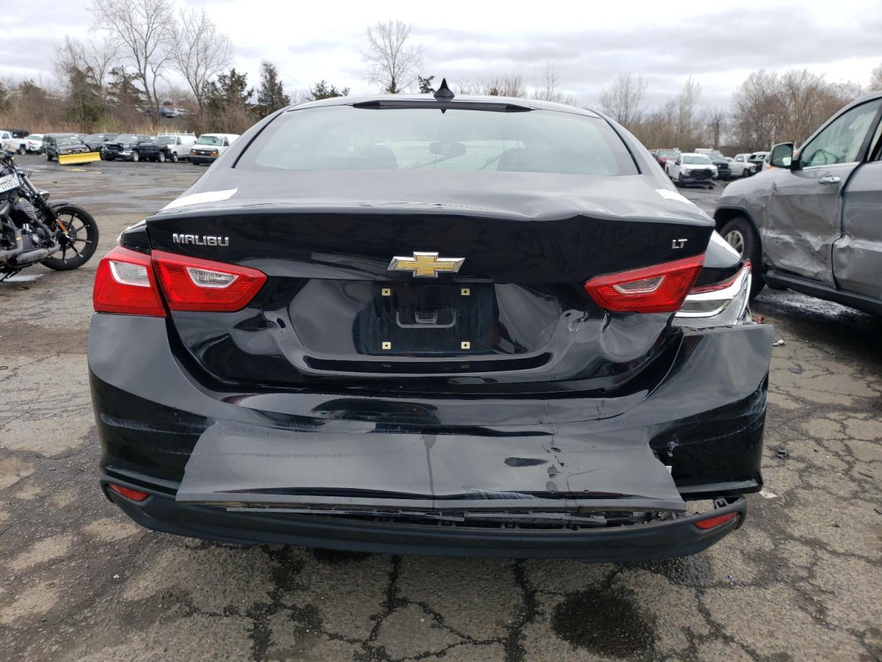 2017 CHEVROLET MALIBU LT - Image 6