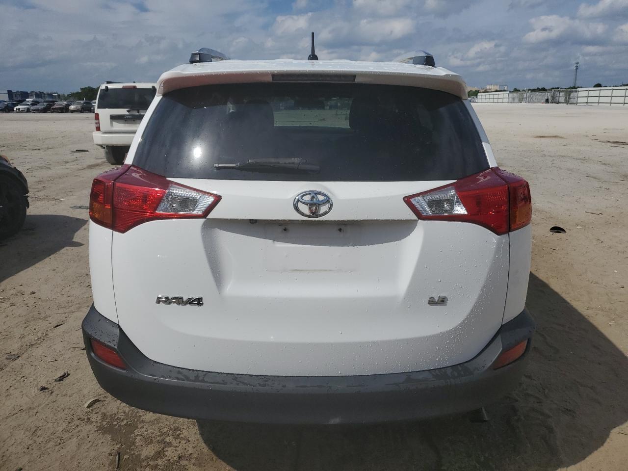 2014 TOYOTA RAV4 LE - Image 6