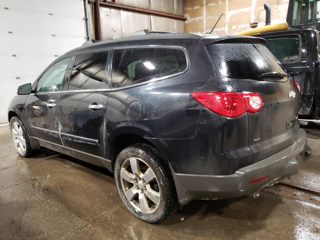 2011 CHEVROLET TRAVERSE L - Фото 2